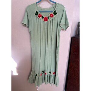 Green Peasant-Style Dress Floral Embroidery Crochet Trim Bohemian Short Sleeves